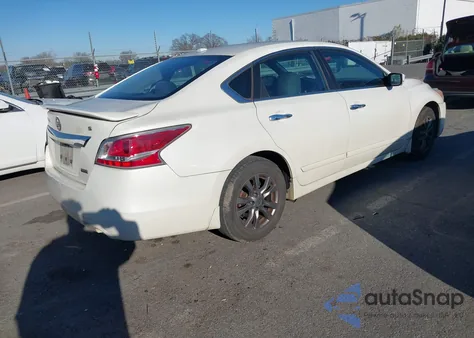 2015 Nissan Altima 2.5 S из США, поврежденный, VIN 1N4AL3AP8FC574917
